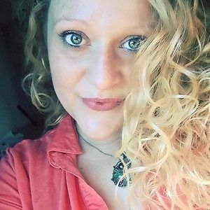 Meet your Posher, Jillian